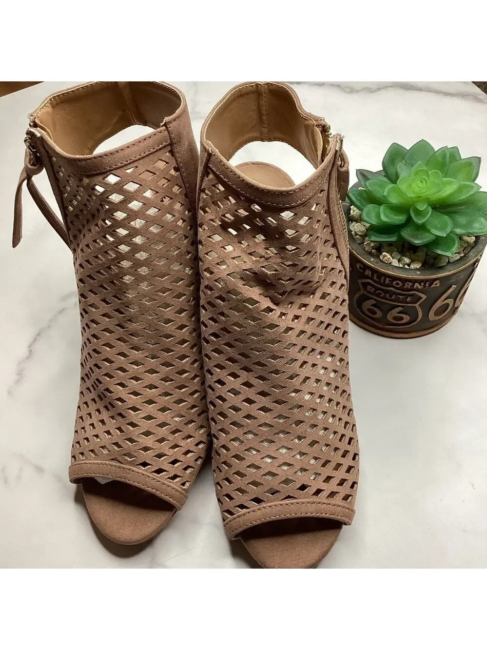 QUPID CHAMBER 24 SIZE 9‎ TAN HEELS SHOES PUPEEP TOE PERFORATED BOOTIE BOOTS
